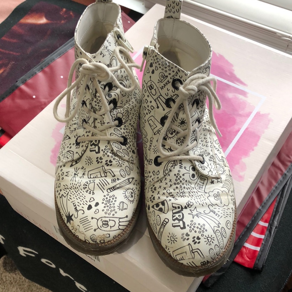 Target Lace up boot -Size 3 Black and white